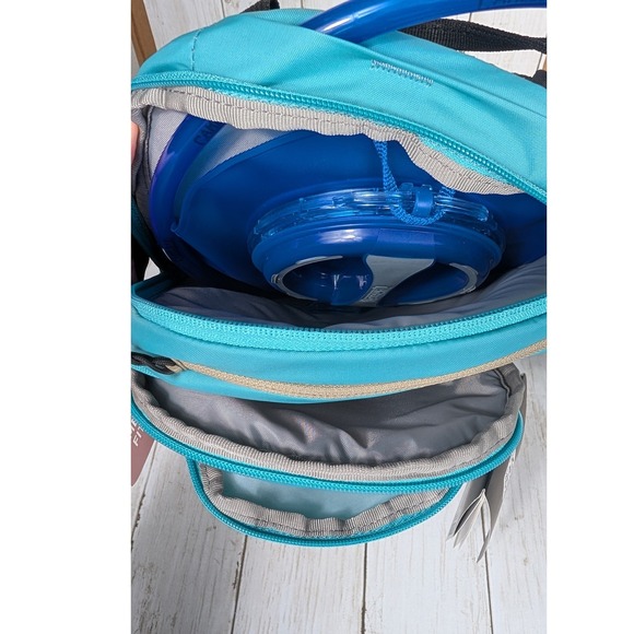 CamelBak M.U.L.E. 12 Hydration Backpack Womens Teal Blue Hiking MTB NEW - Picture 4 of 8